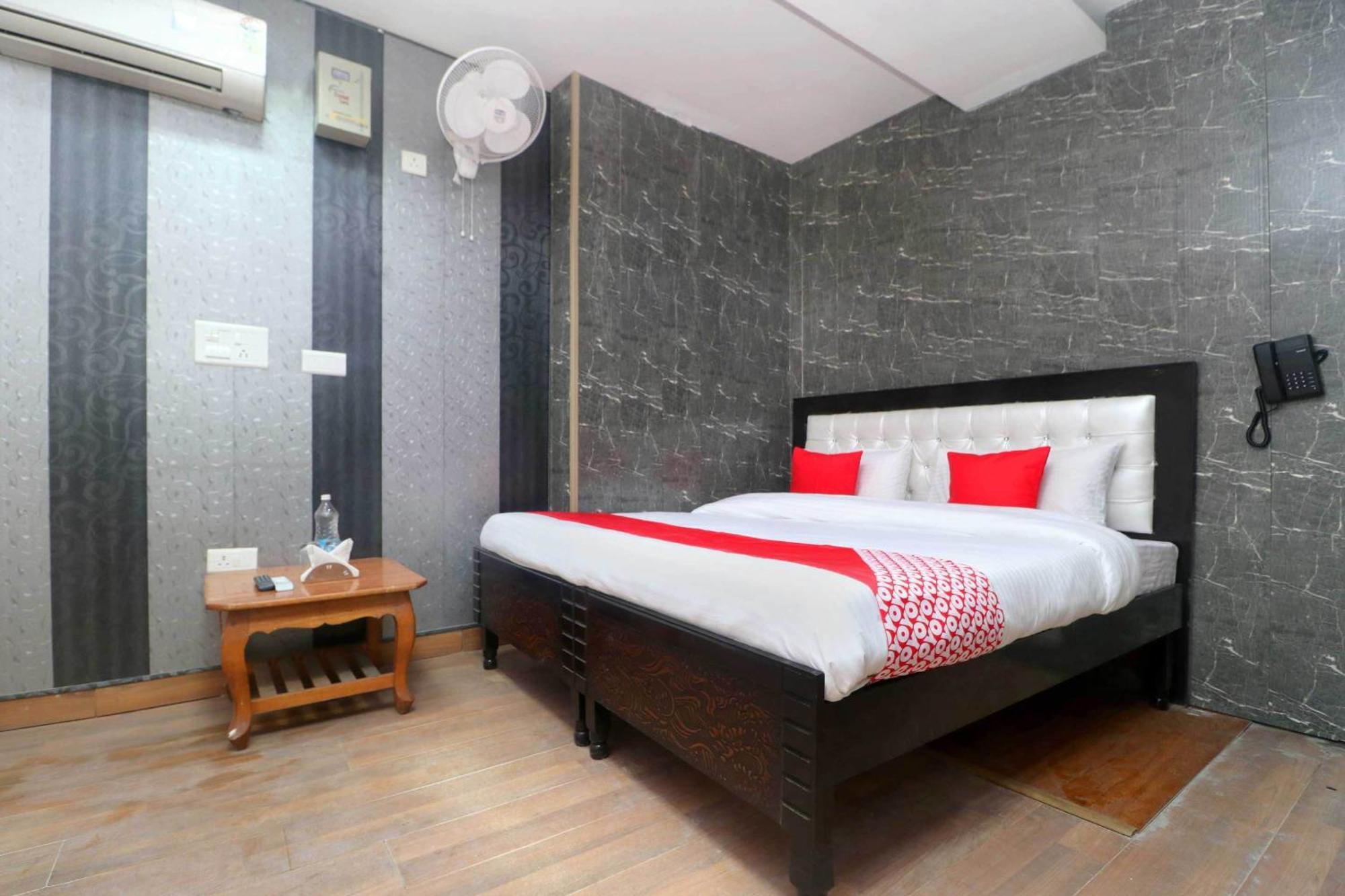 Oyo Hotel Aryan Plaza Chandigarh Exterior photo